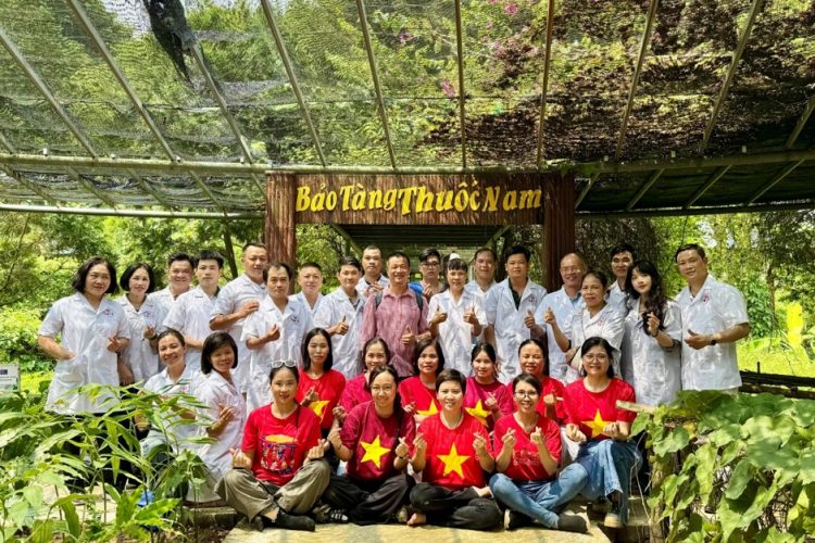 Cung cấp mẫu dược liệu chuẩn cho nghiên cứu & đào tạo chuyên môn Cung cấp mẫu dược liệu chuẩn cho nghiên cứu & đào tạo chuyên môn